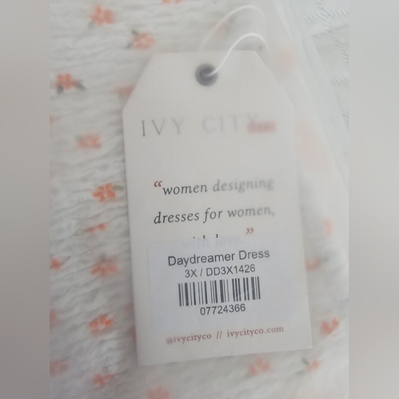 NWT Ivy City Floral Maxi Dress - Picture 9 of 10